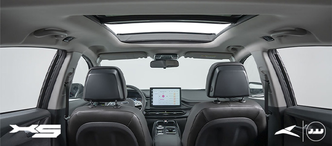 KMC X5 کابین